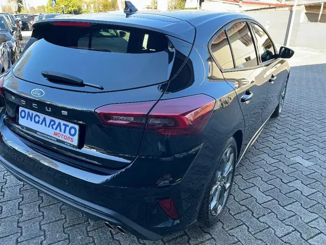 Ford Focus view 5