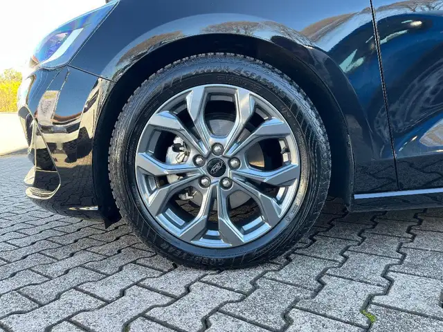 Ford Focus view 8