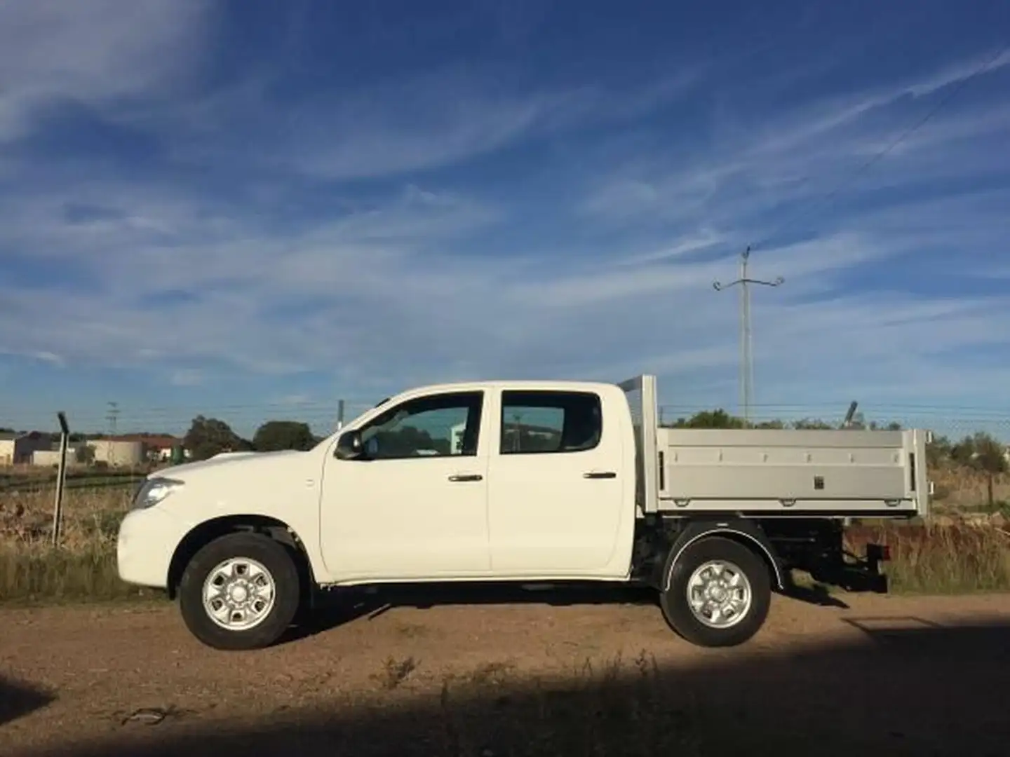Toyota Hilux 2.5D-4D Cabina Doble GX - 2