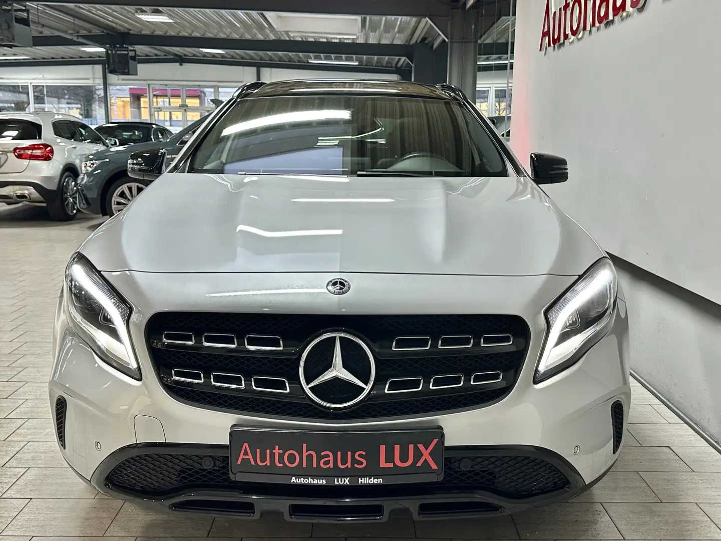 Mercedes-Benz GLA 200 GLA 200*DIESEL*COMAND*PANO*LED*COMAND*1A Argent - 2