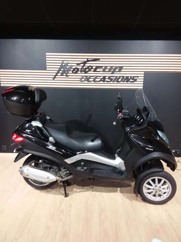 Piaggio MP3 300