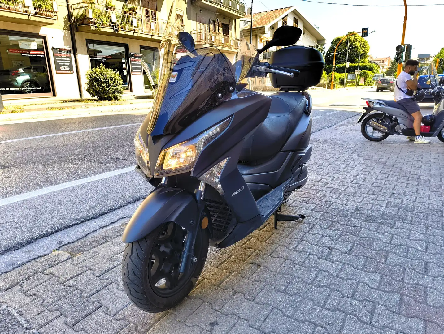 Kymco Xciting 300i ABS Schwarz - 2