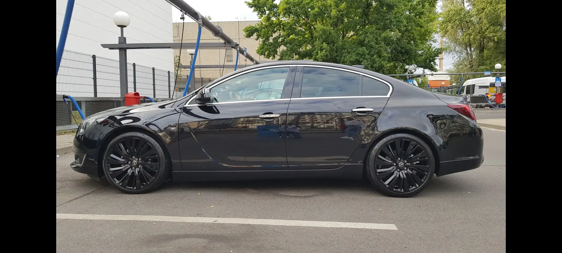 Opel Insignia Schwarz - 1