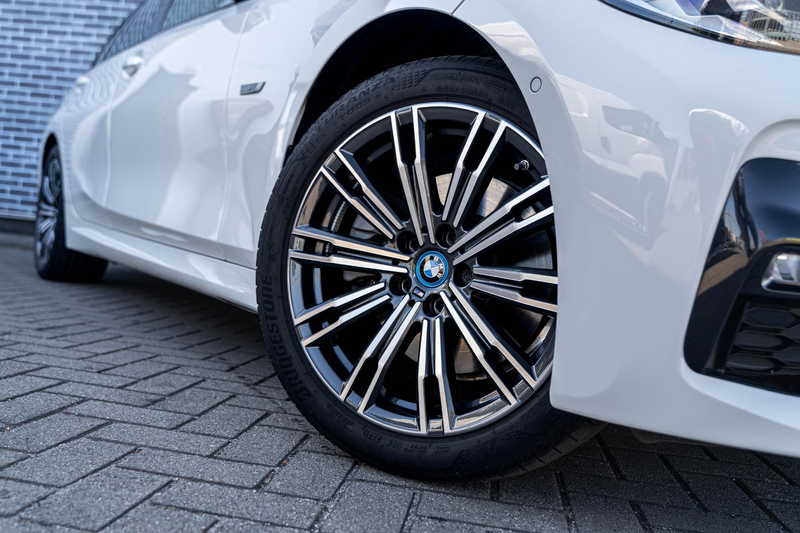 BMW 320 3-serie Touring 320e High Executive | Plug-in Hybr — photo 12