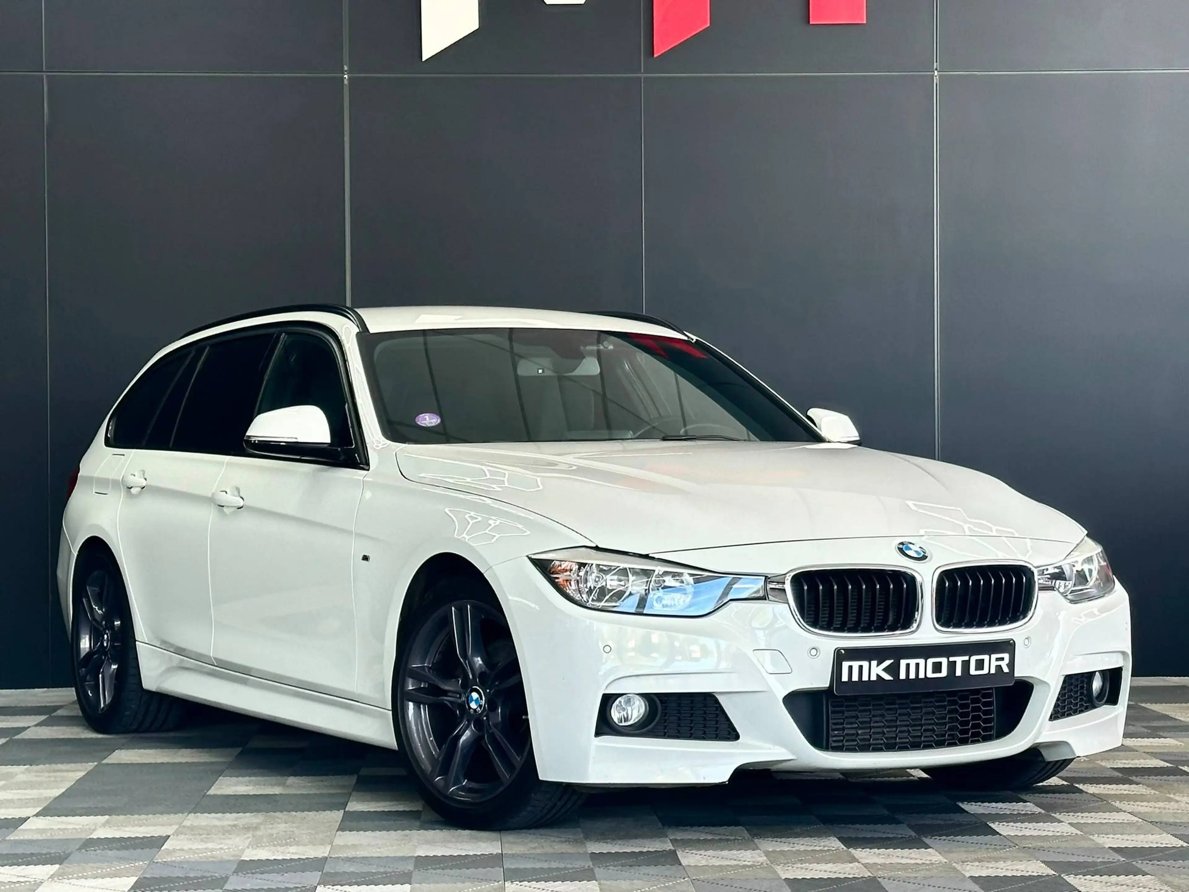 BMW 316 🟢PACK M - ESSENSE 136CV - 1ER MAIN - FULL CARNET — photo 2