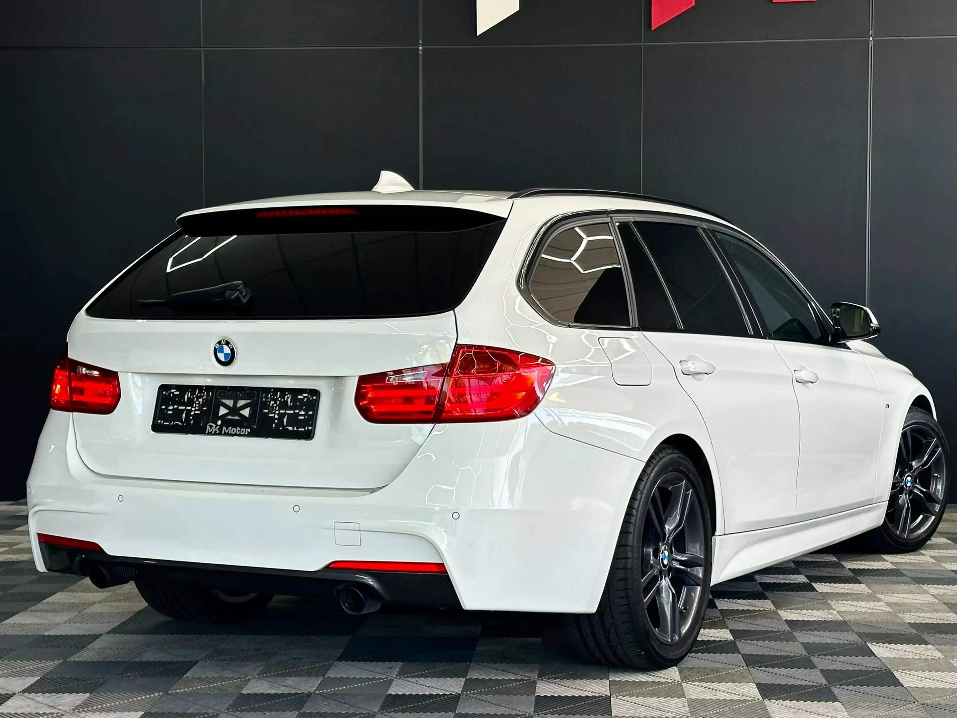 BMW 316 🟢PACK M - ESSENSE 136CV - 1ER MAIN - FULL CARNET — photo 4