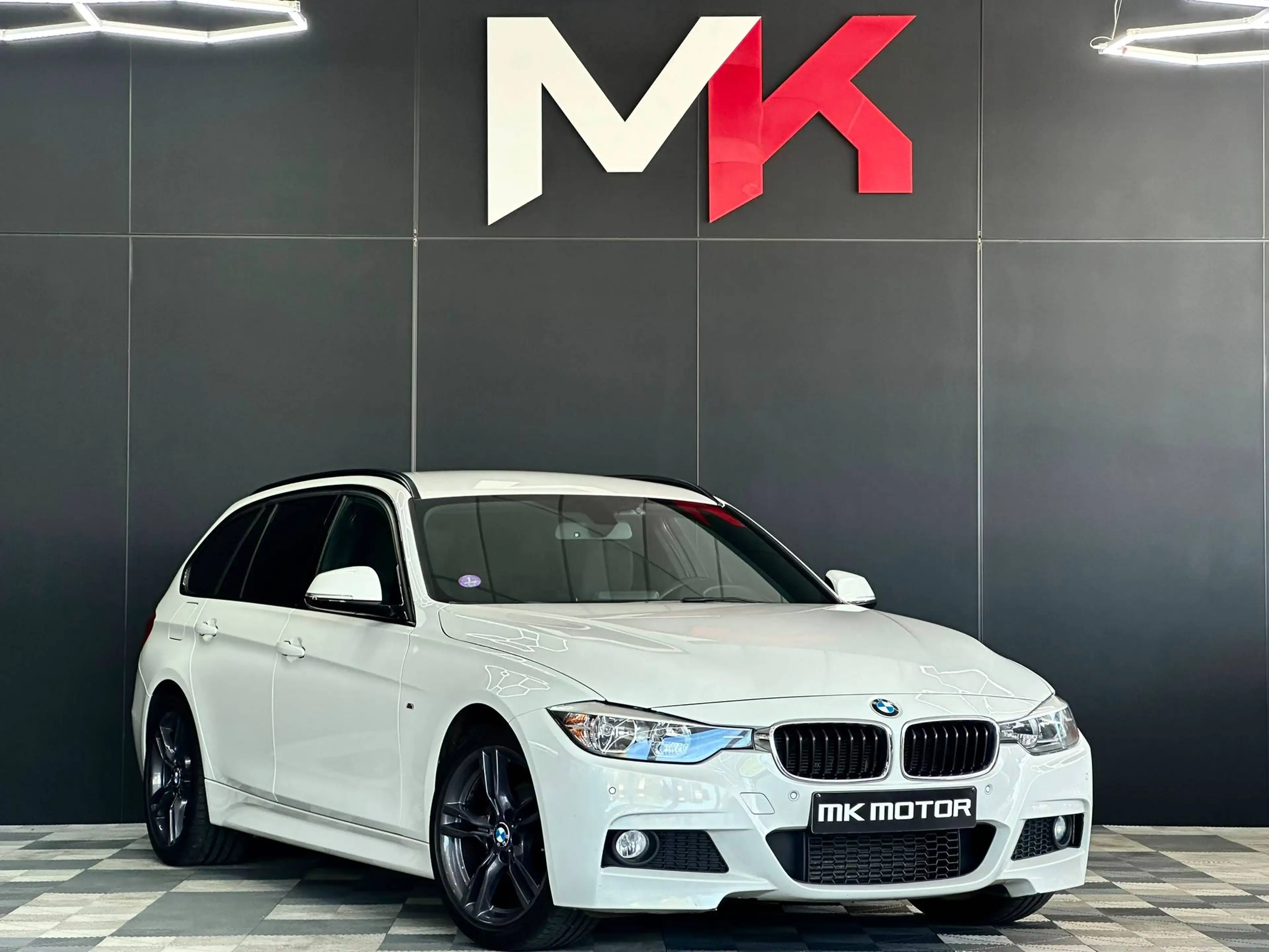 BMW 316 🟢PACK M - ESSENSE 136CV - 1ER MAIN - FULL CARNET — photo 7