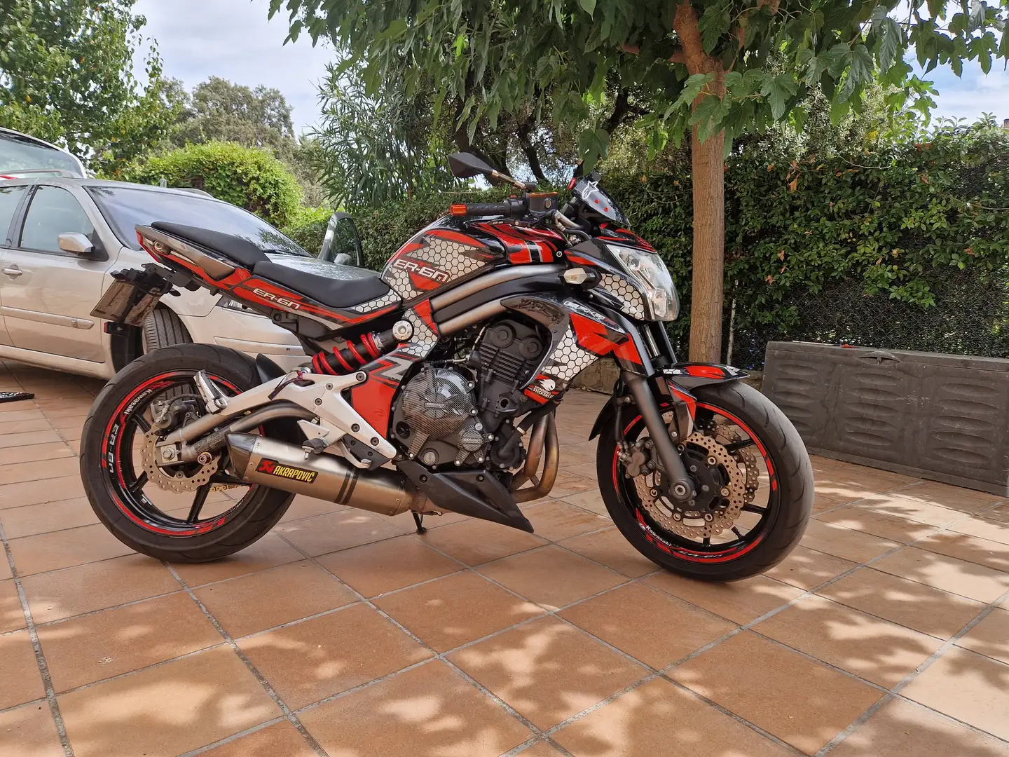 Kawasaki ER - 6 N A2 Escape Akrapovic Negro - 1