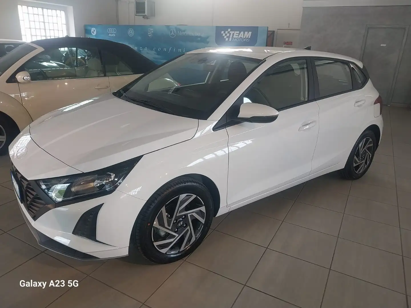 Hyundai i20 i20 1.2 mpi Connectline 79cv mt Blanc - 2