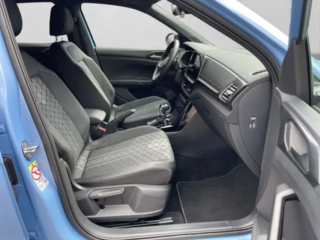 Volkswagen T-Cross view 4