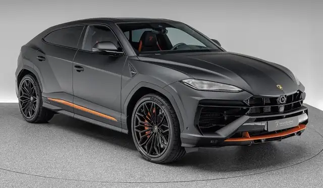 Lamborghini Urus SE 5 places