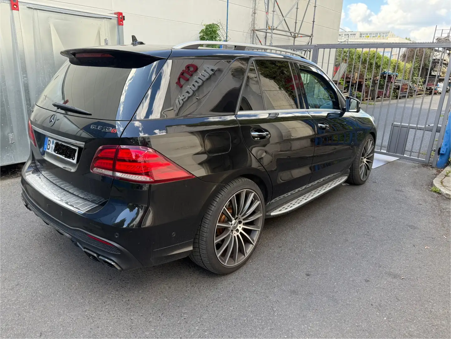 Mercedes-Benz GLE 500 GLE 500 4Matic PLUS AMG VOLL AUSSTATTUNG Schwarz - 2