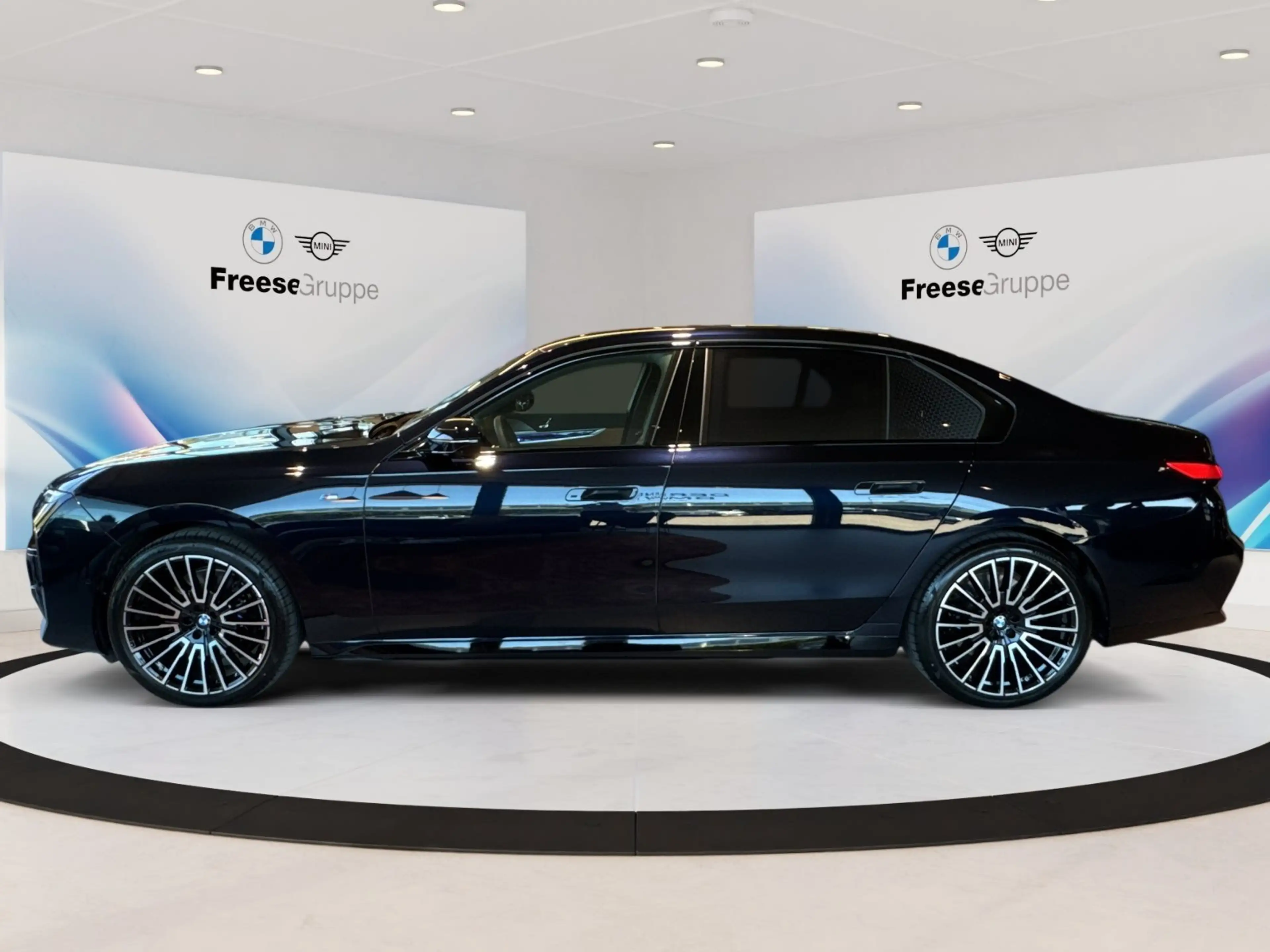 BMW 740 d xDrive Limousine 360° STANDHZ HEAD-UP PANO — photo 3