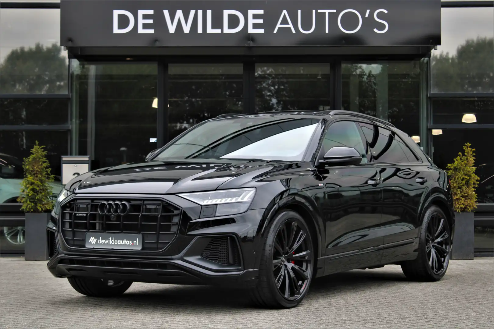 Audi Q8 55 TFSI e quattro S-line 381pk Pano RS-stoel Trekh Noir - 1