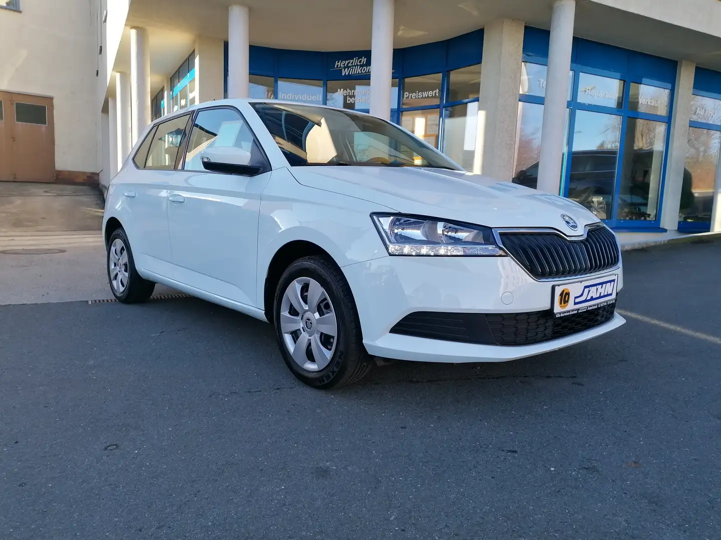 Skoda Fabia 1.0 MPI Klima, Sitzheizung, DAB Weiß - 1