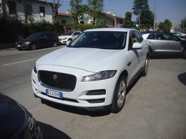 Jaguar F-Pace 2.0d i4 Prestige awd auto euro 6 d-temp