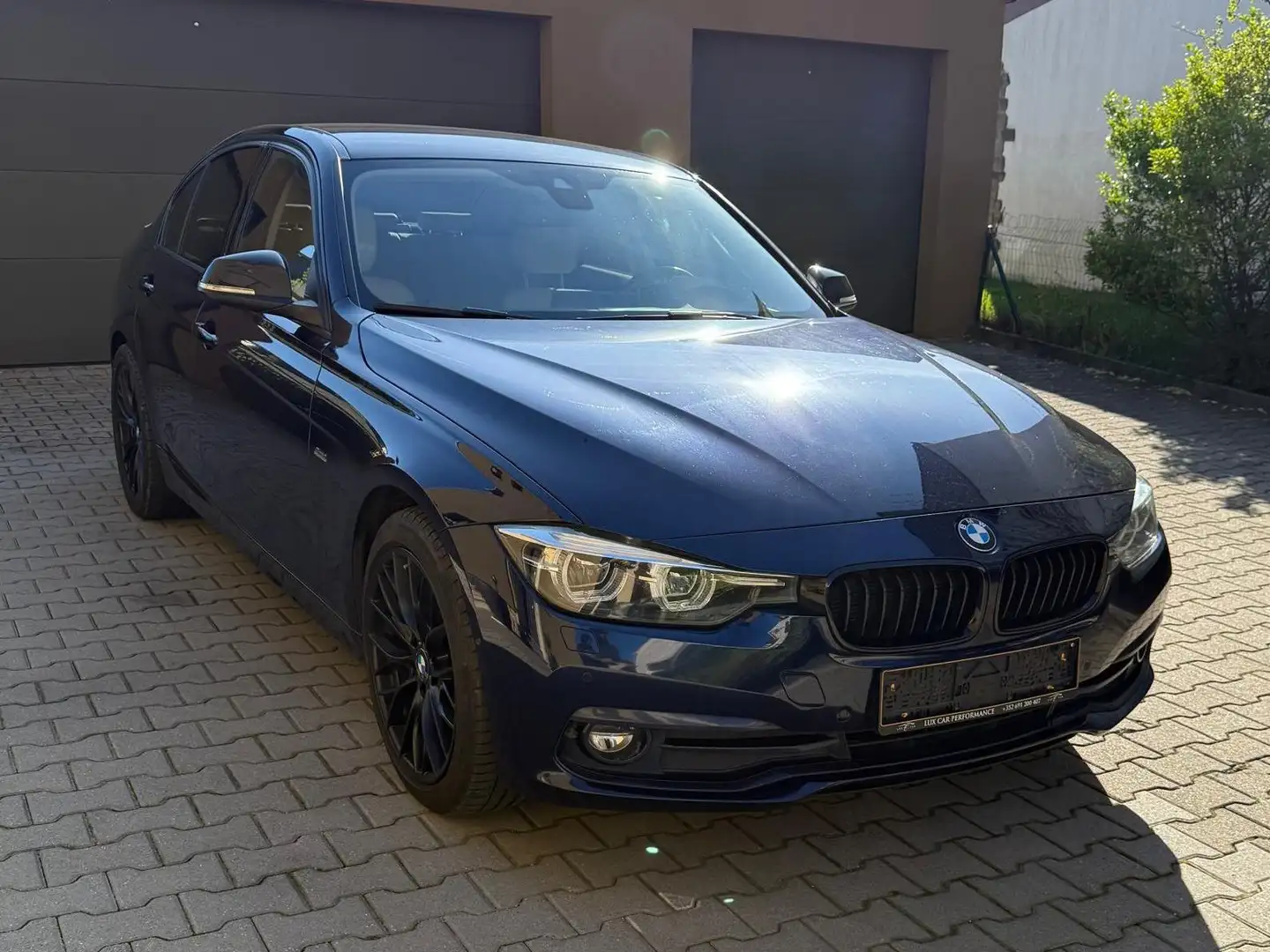 BMW 320 BMW 320d Sport Line Shadow Edition Bleu - 2