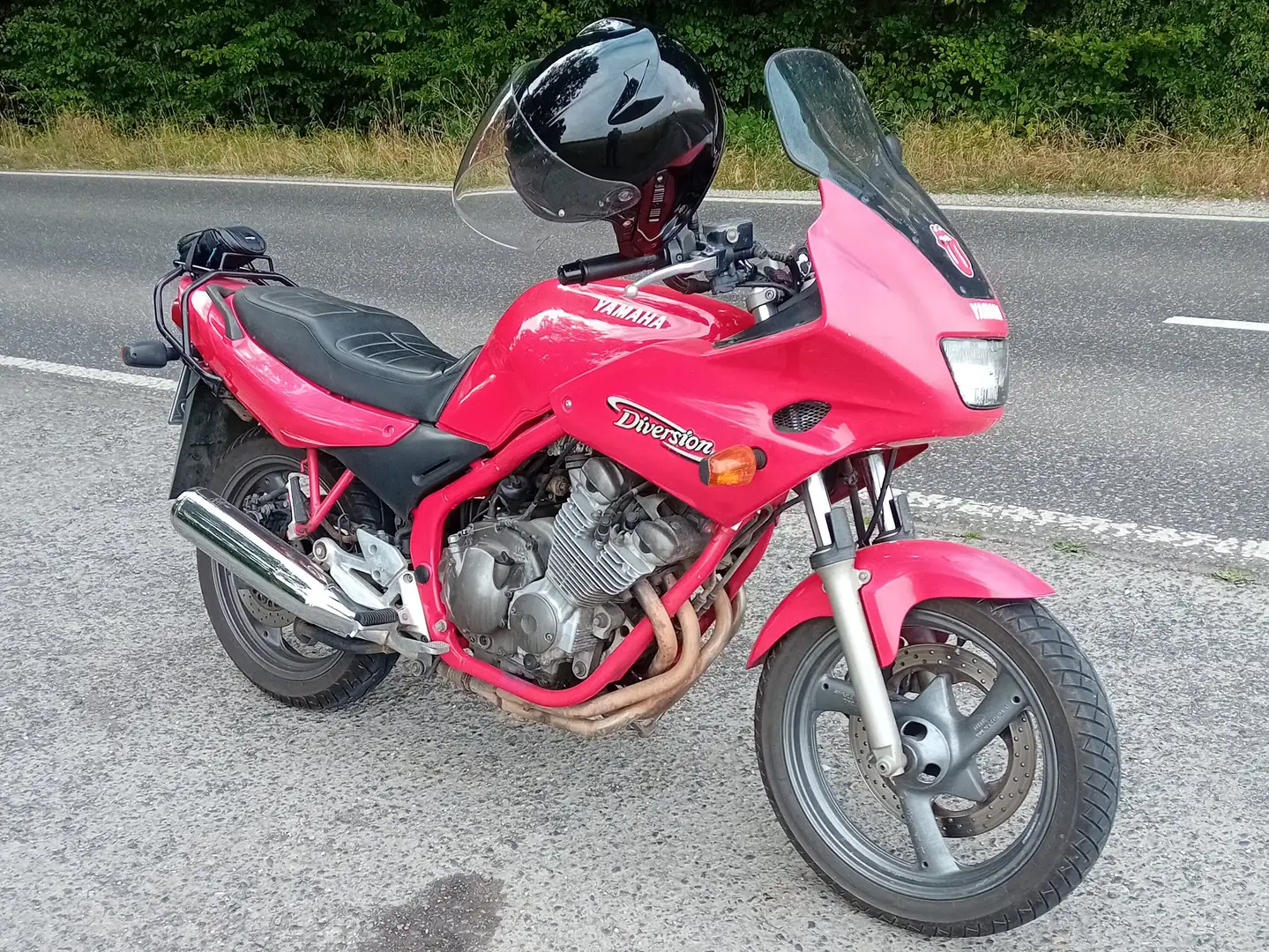 Yamaha XJ 600 Diversion Rouge - 2