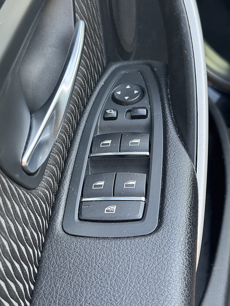 BMW 318 i Aut.*Schiebedach*Rückfahrkamera* — photo 13
