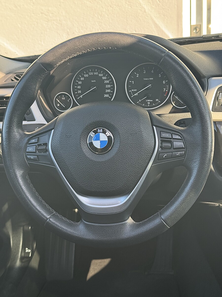 BMW 318 i Aut.*Schiebedach*Rückfahrkamera* — photo 9