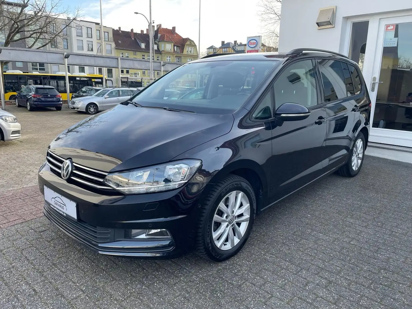 Volkswagen Touran 2.0 TDI Comfortline BMT Zwart - 2