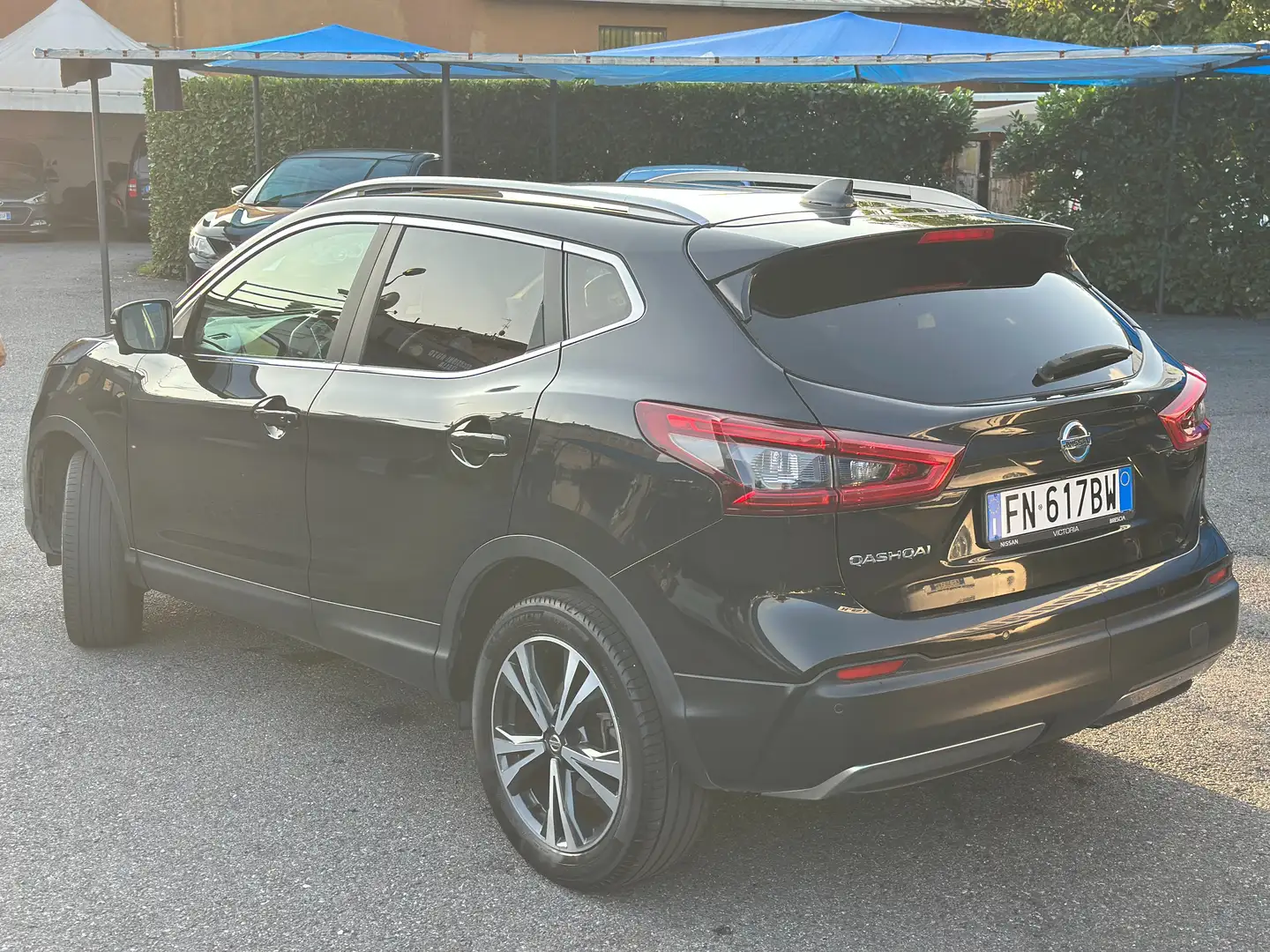 Nissan Qashqai 1.5 dci N-Connecta 110cv Zwart - 2