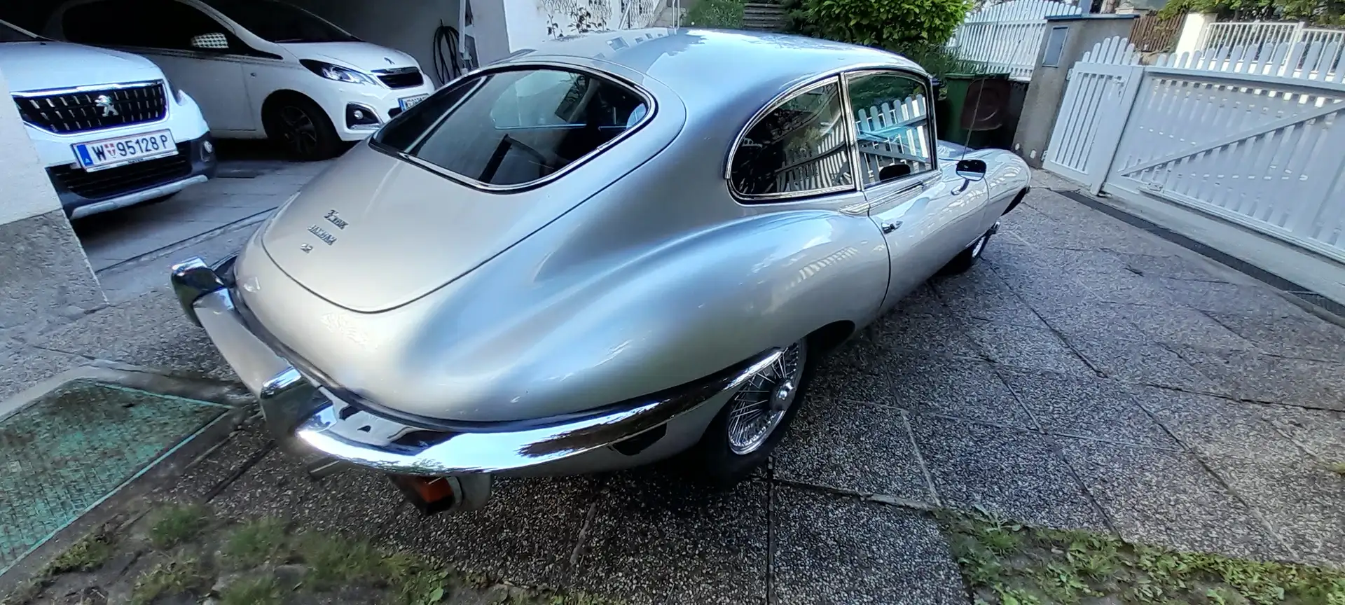 Jaguar E-Type Serie 2  2+2 Silber - 2