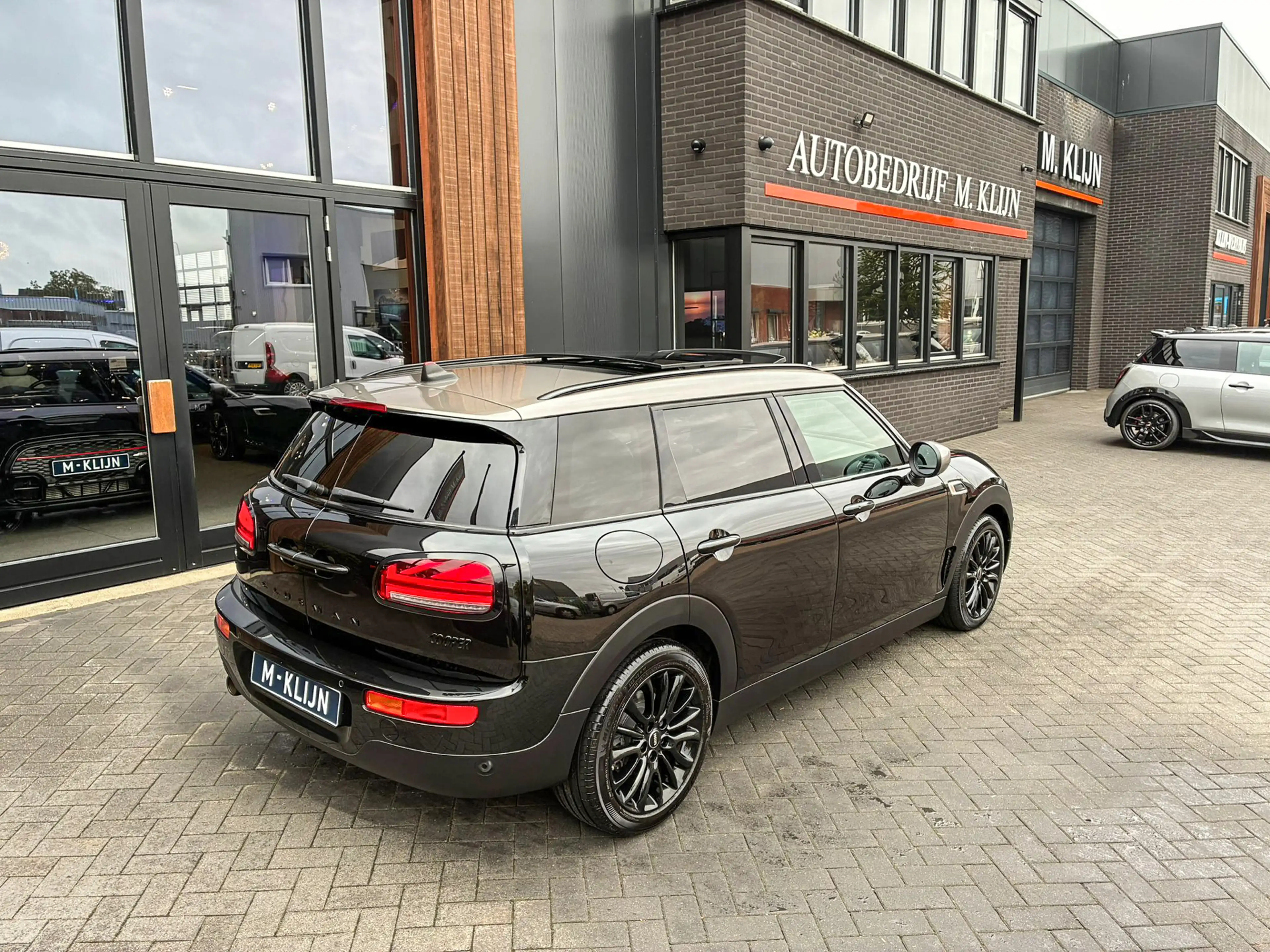 MINI Cooper Clubman 1.5 Blackline aut 136pk/Pano/Led/Hk/Navi/NL auto — photo 4