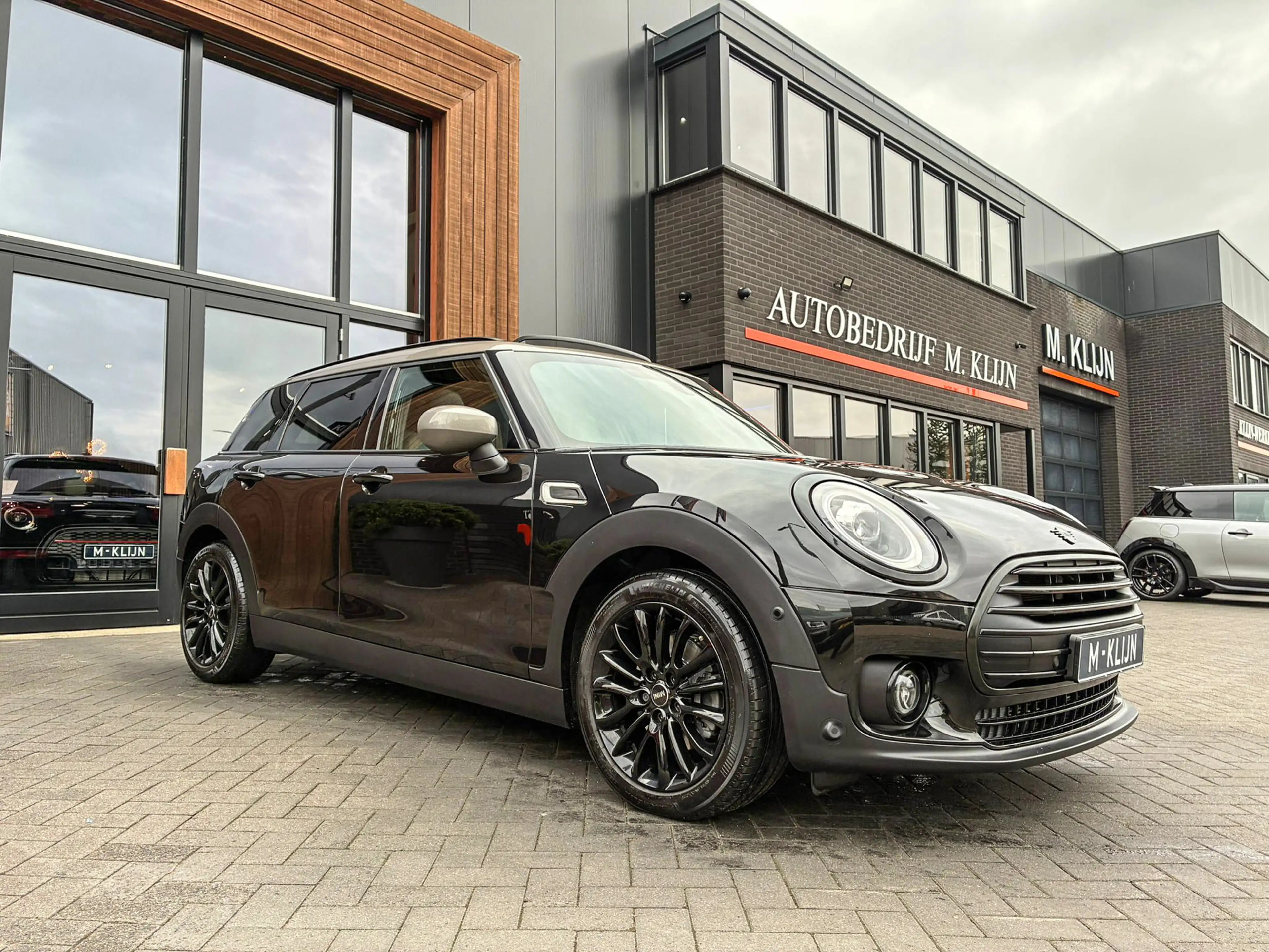 MINI Cooper Clubman 1.5 Blackline aut 136pk/Pano/Led/Hk/Navi/NL auto