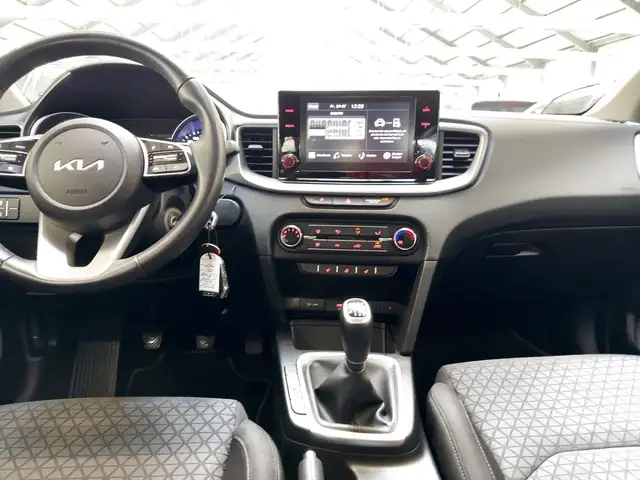 Kia Ceed view 11