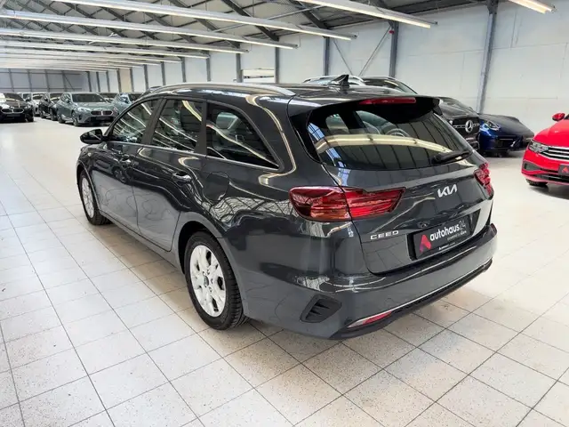 Kia Ceed view 4