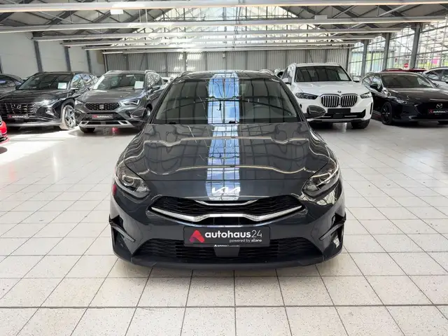 Kia Ceed view 2