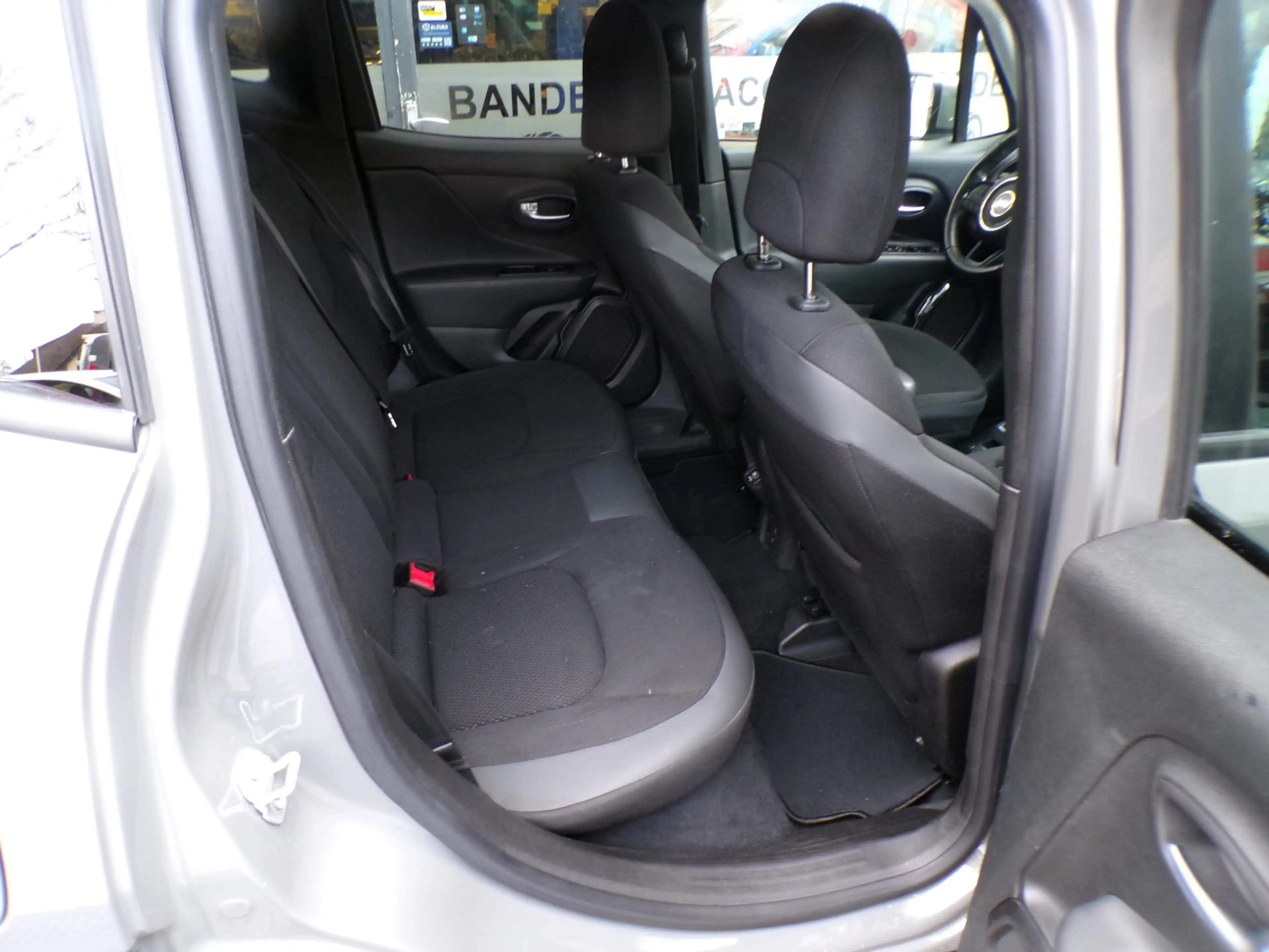 Jeep Renegade 1.0T Limited Black NANO GREY ,VELE EXTRA'S! — photo 9