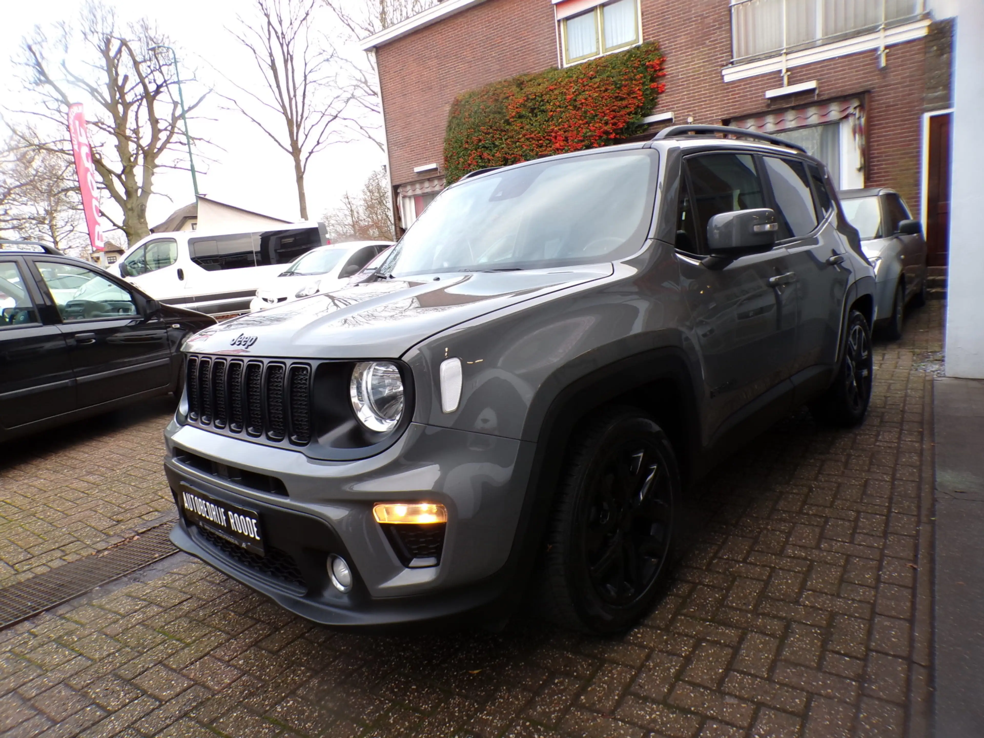 Jeep Renegade 1.0T Limited Black NANO GREY ,VELE EXTRA'S! — photo 3