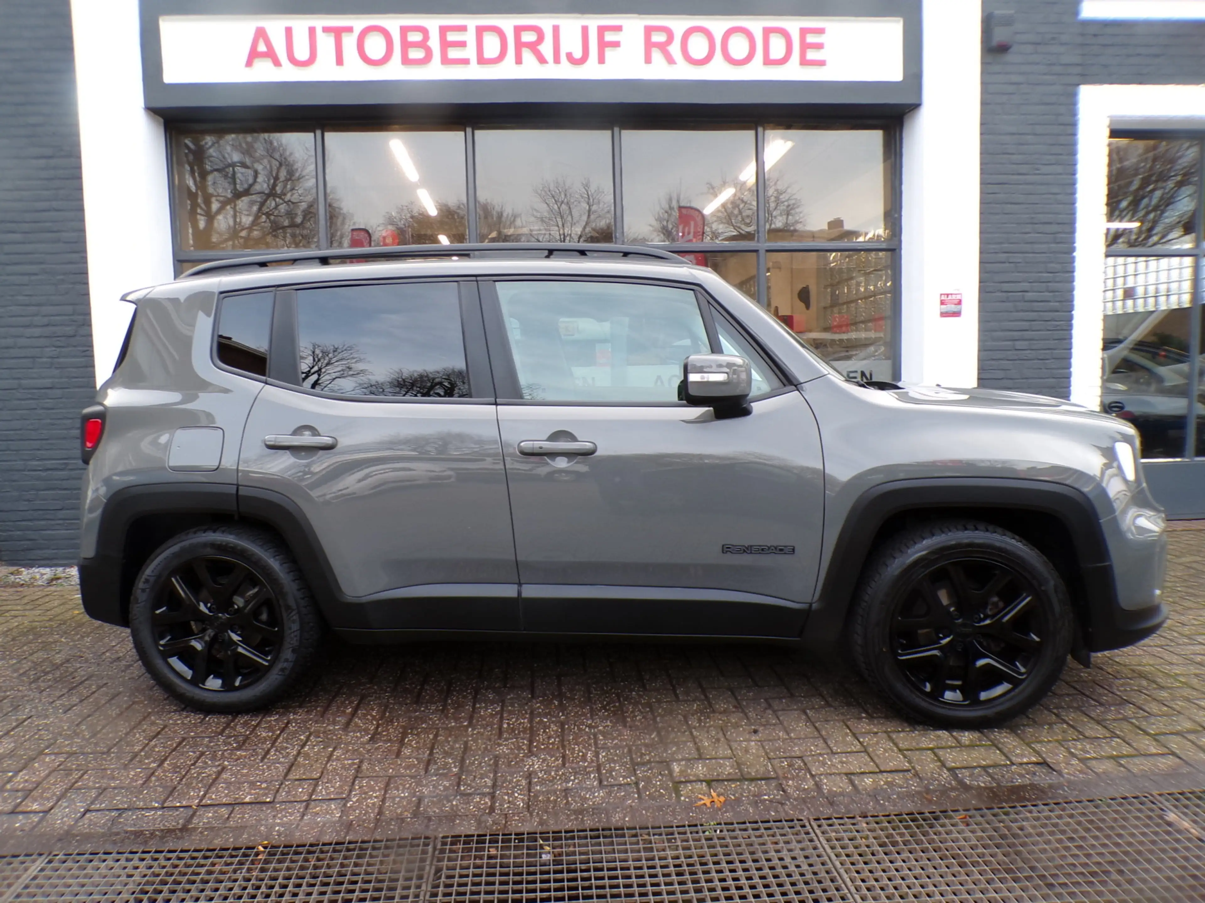 Jeep Renegade 1.0T Limited Black NANO GREY ,VELE EXTRA'S! — photo 4