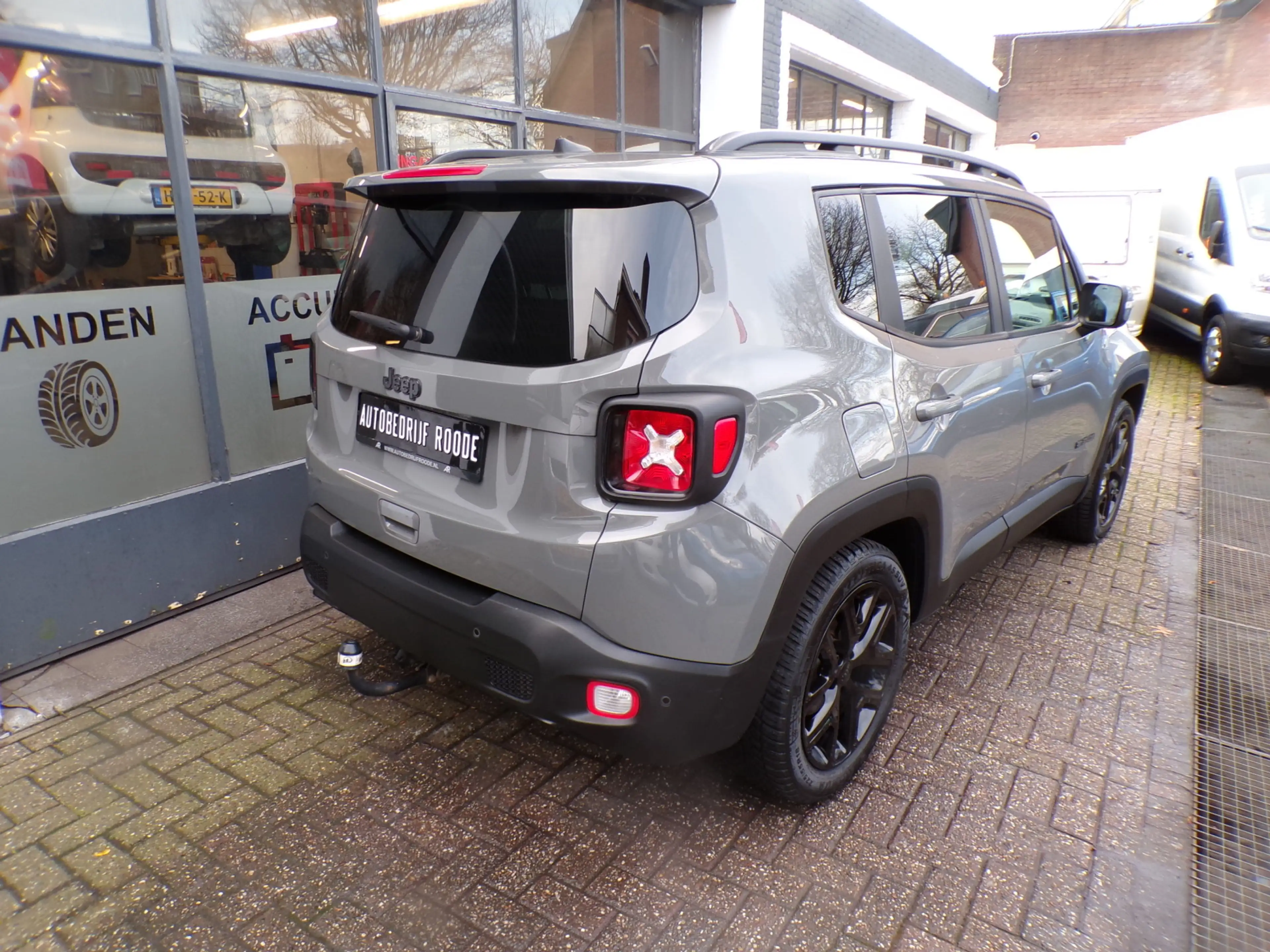 Jeep Renegade 1.0T Limited Black NANO GREY ,VELE EXTRA'S! — photo 5