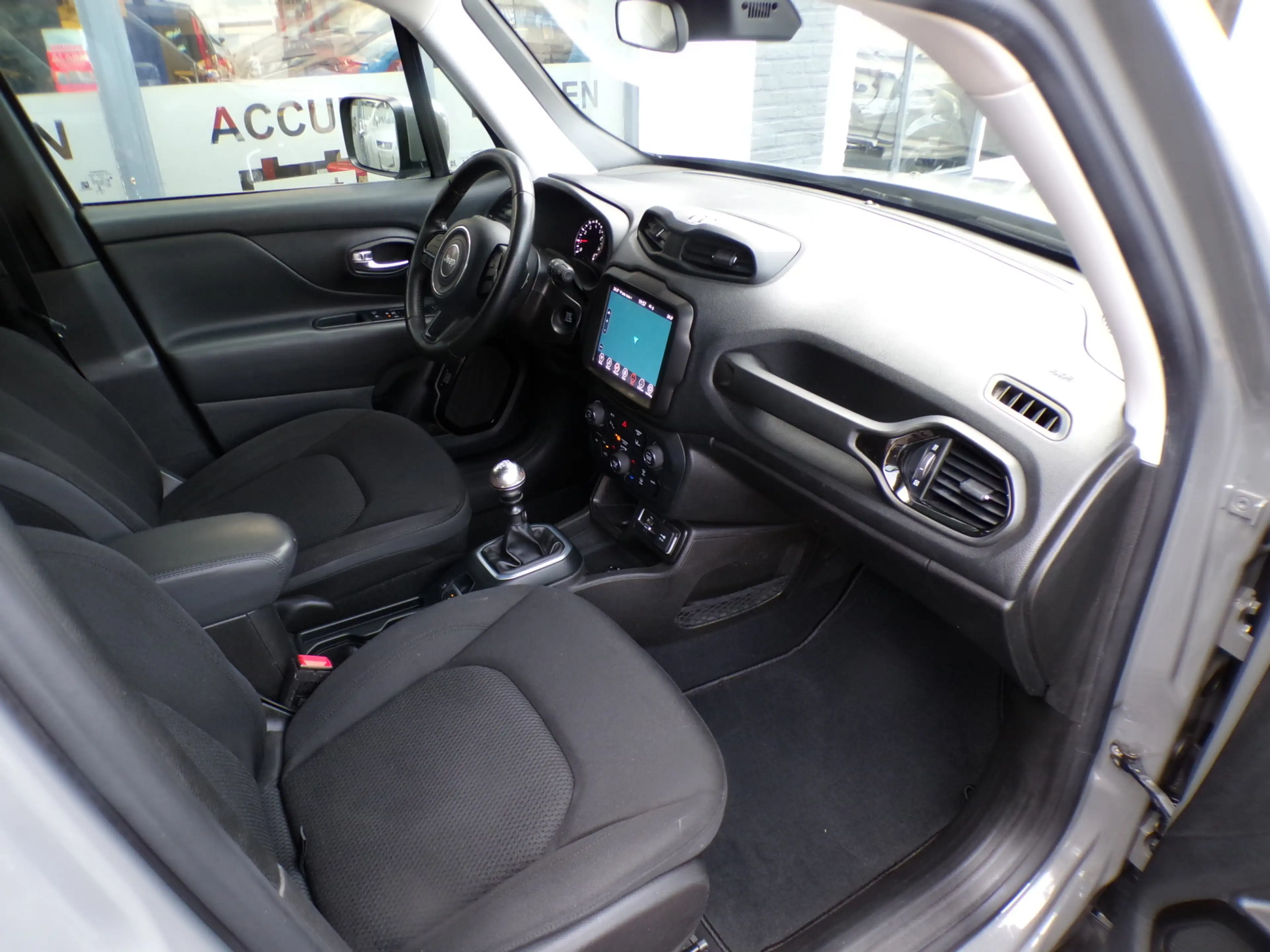 Jeep Renegade 1.0T Limited Black NANO GREY ,VELE EXTRA'S! — photo 7