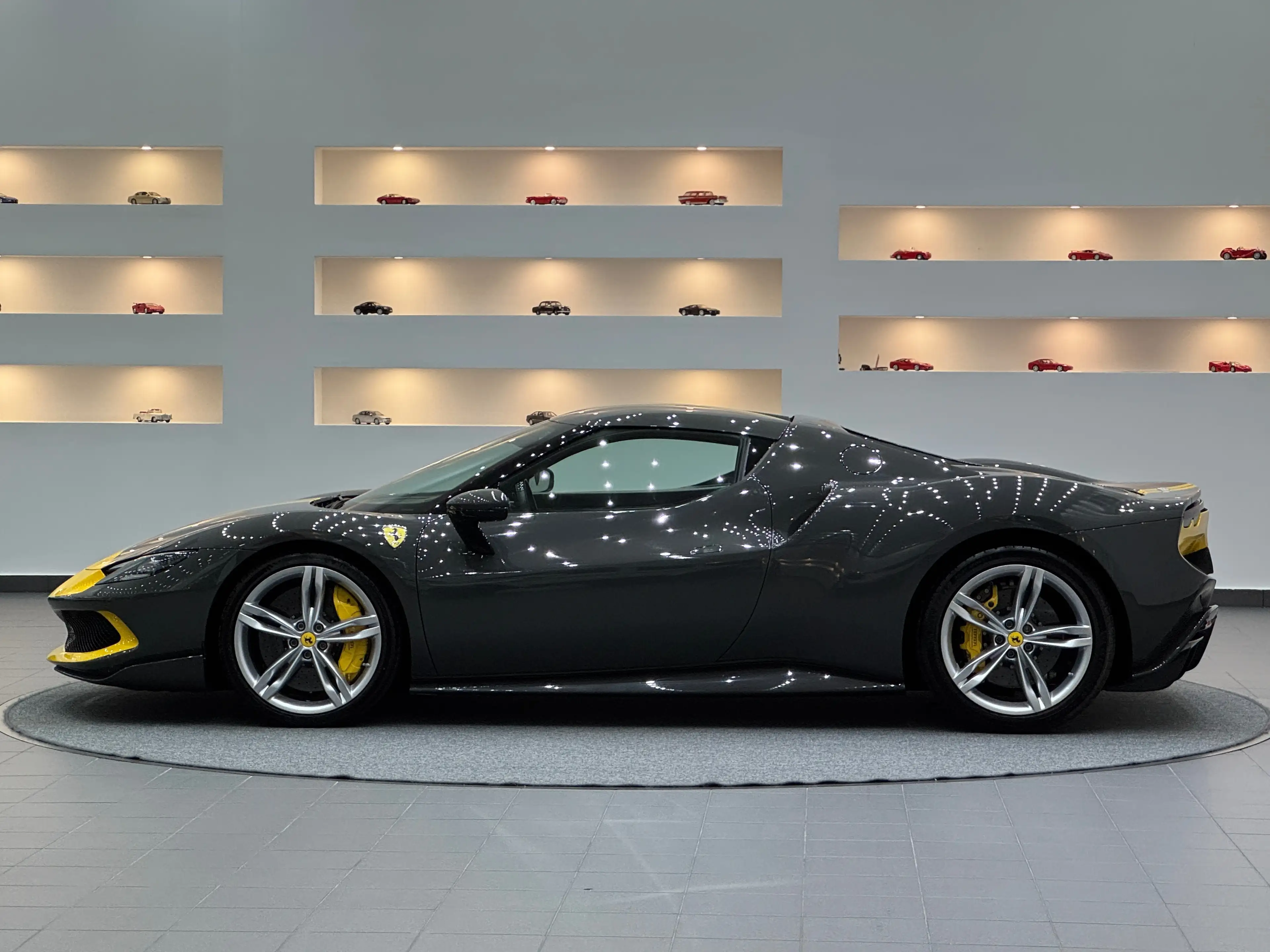 Ferrari 296 GTB ASSETTO FIORANO VOLL CARBON *Garantie*1Besitz* — photo 2