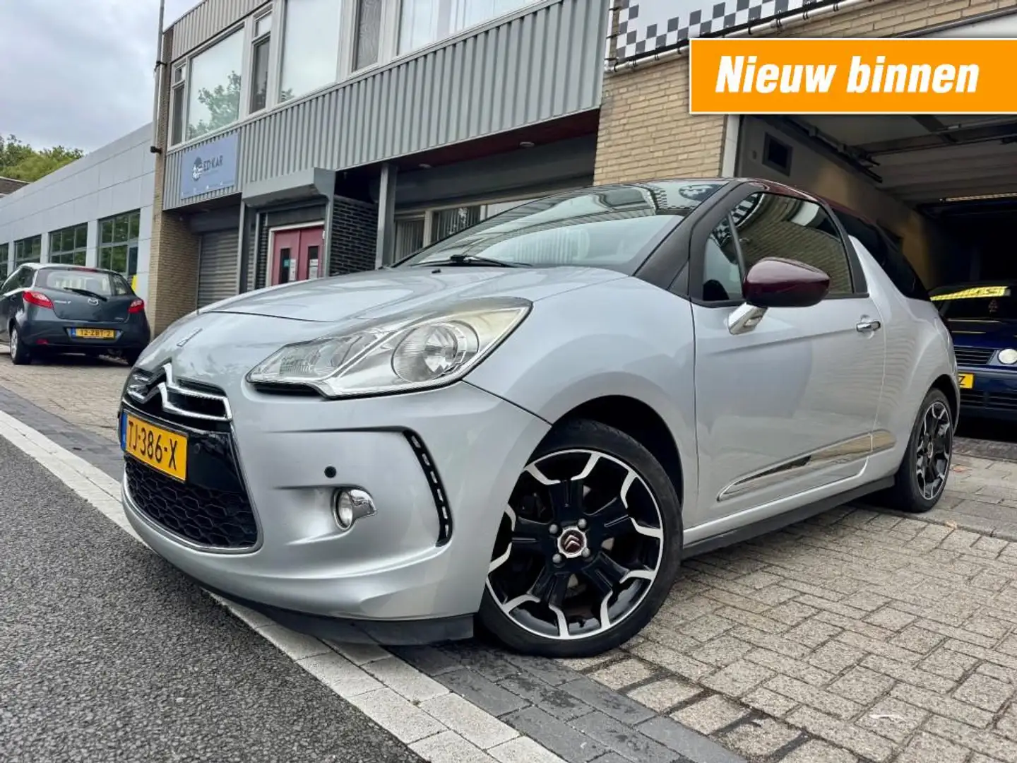 Citroen DS3 1.6 So Chic CLIMA LMV 17 INCH RIJDT PRIMAPDC NETTE Grijs - 1