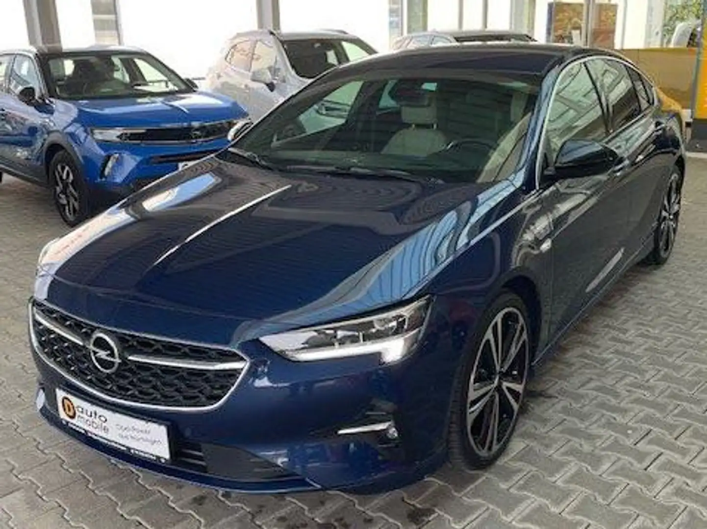 Opel Insignia Grand Sport 2.0 D 4x4 AT GS Line Plus, Voll Blau - 1