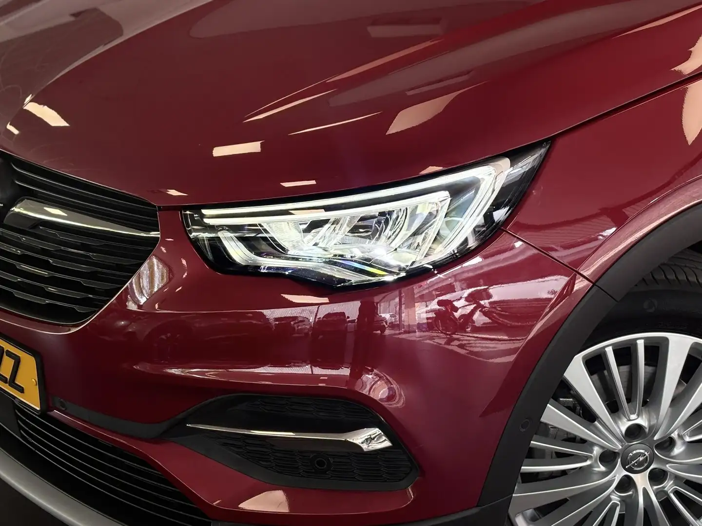 Opel Grandland X Innovation 1.2 Turbo 130pk | AGR-STOEL | STOEL+STU Rood - 2