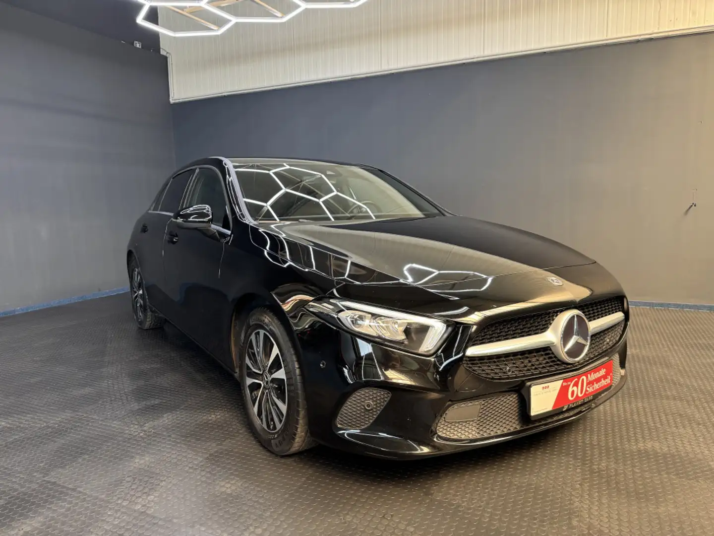 Mercedes-Benz A 180 Style*1.Hand*LED*AppleCarplay*3J.Garantie* Schwarz - 1