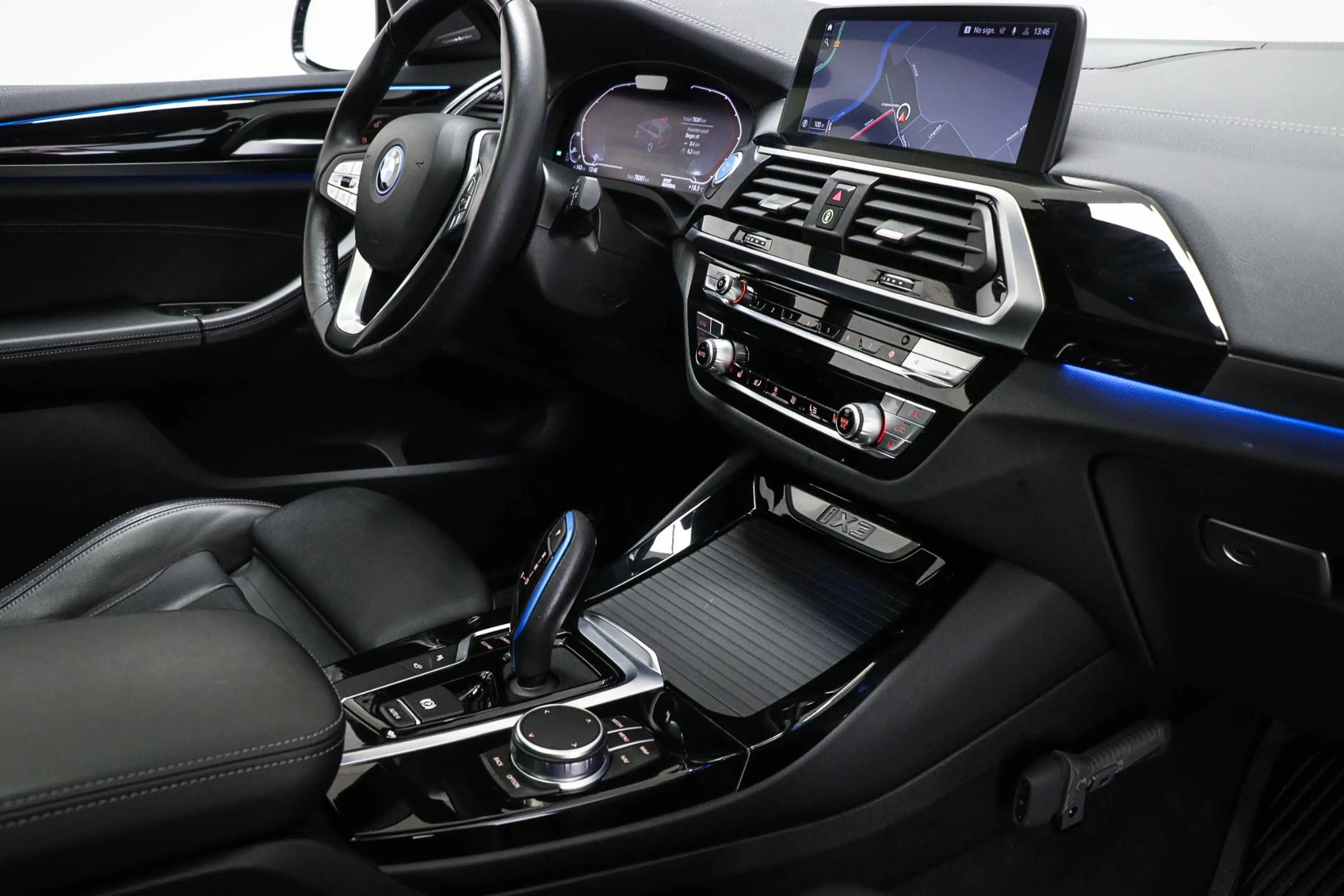 BMW iX3 High Executive 80 kWh | SOH 93%| PANORAMADAK | DRI — photo 3