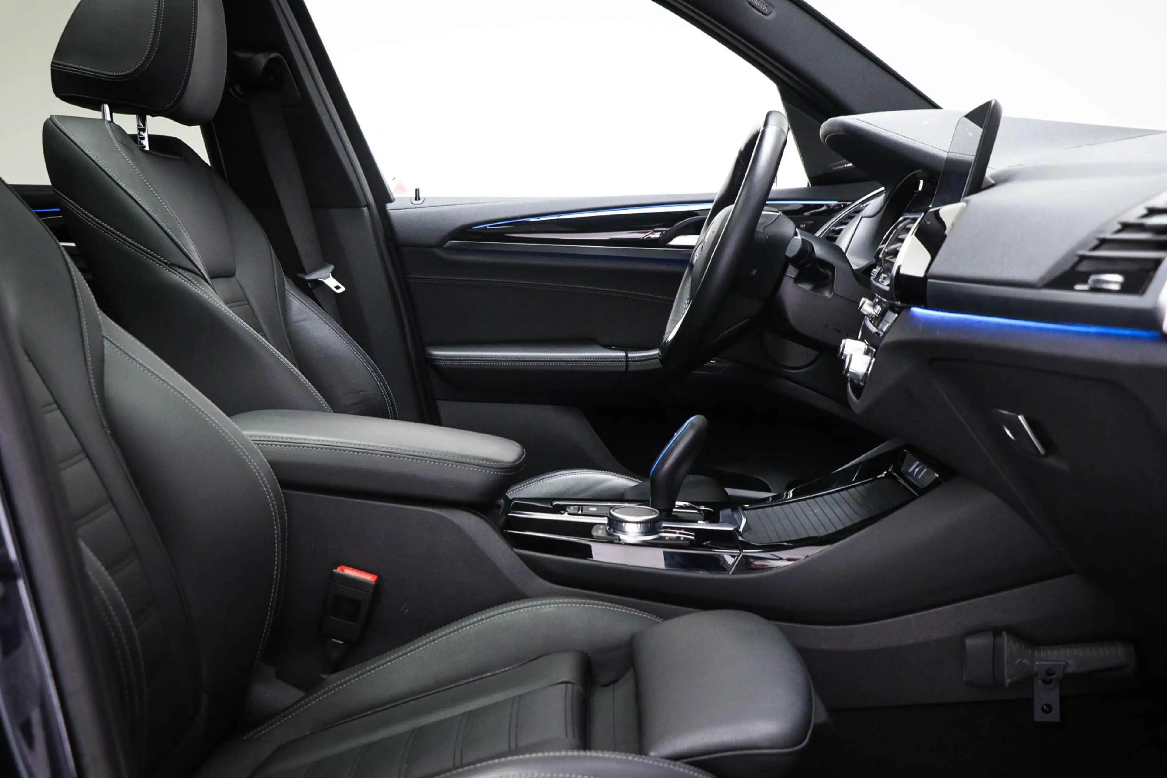 BMW iX3 High Executive 80 kWh | SOH 93%| PANORAMADAK | DRI — photo 4
