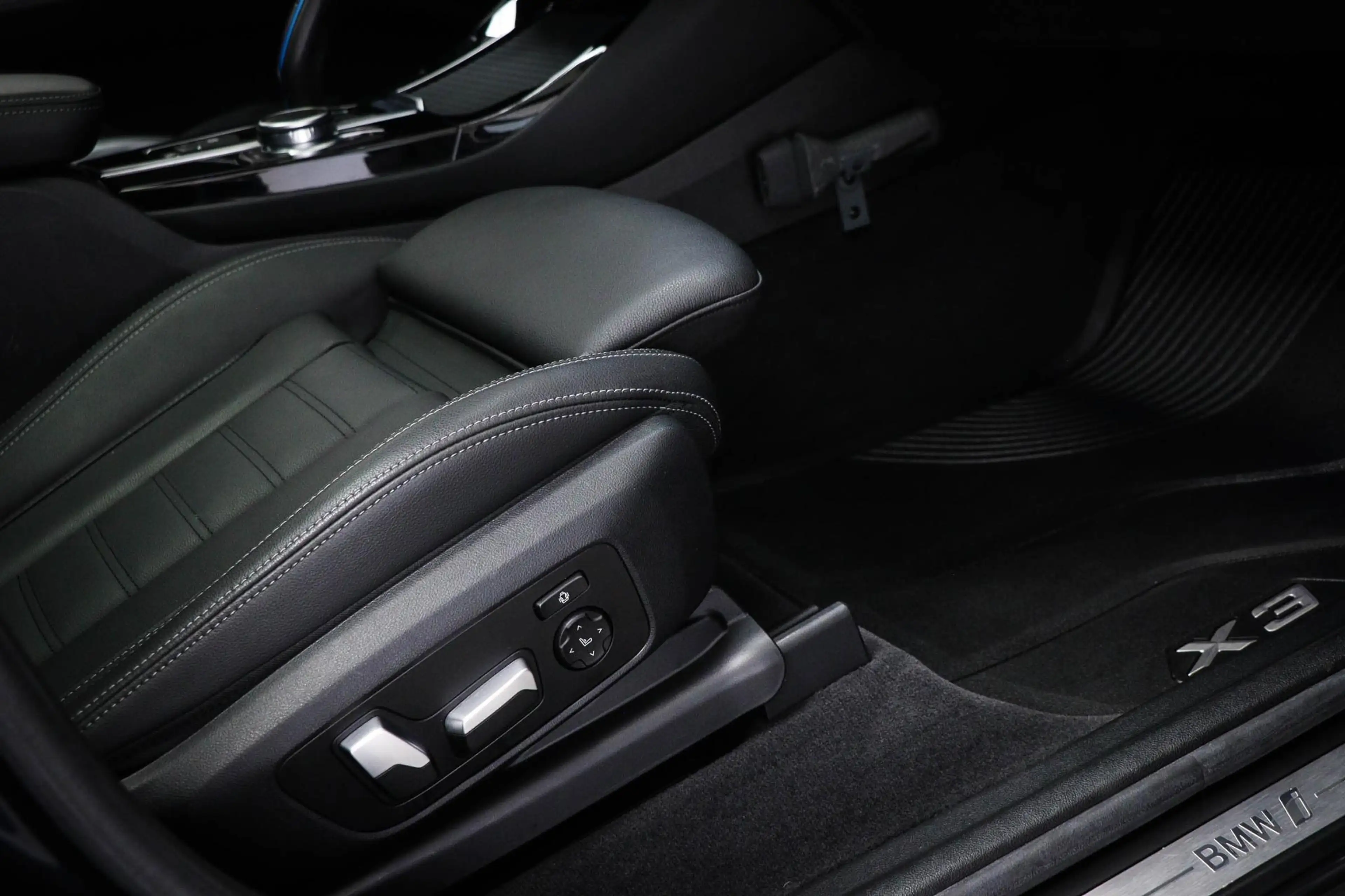 BMW iX3 High Executive 80 kWh | SOH 93%| PANORAMADAK | DRI — photo 10