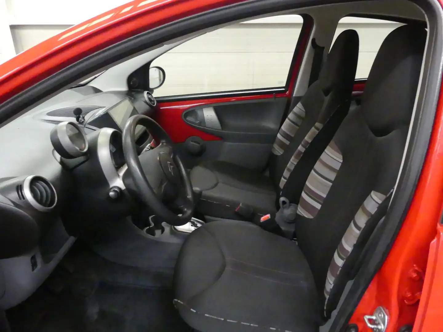 Citroen C1 1.0-12V Ambiance - Automaat - 5deurs Rood - 2