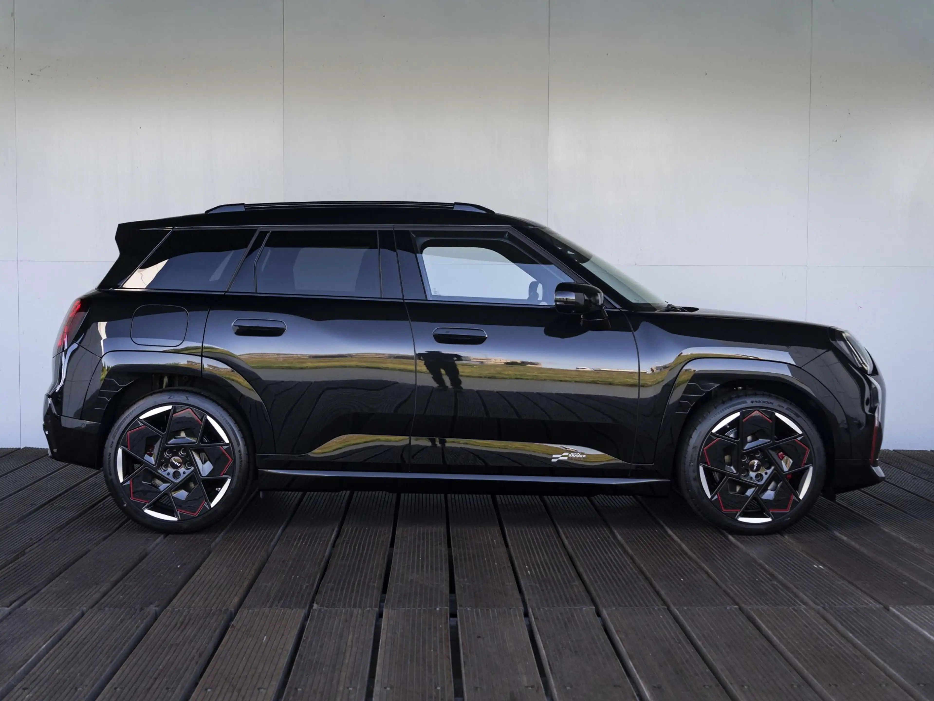 MINI Aceman E JCW John Cooper Works L-pakket | 19" JCW Strive — photo 6