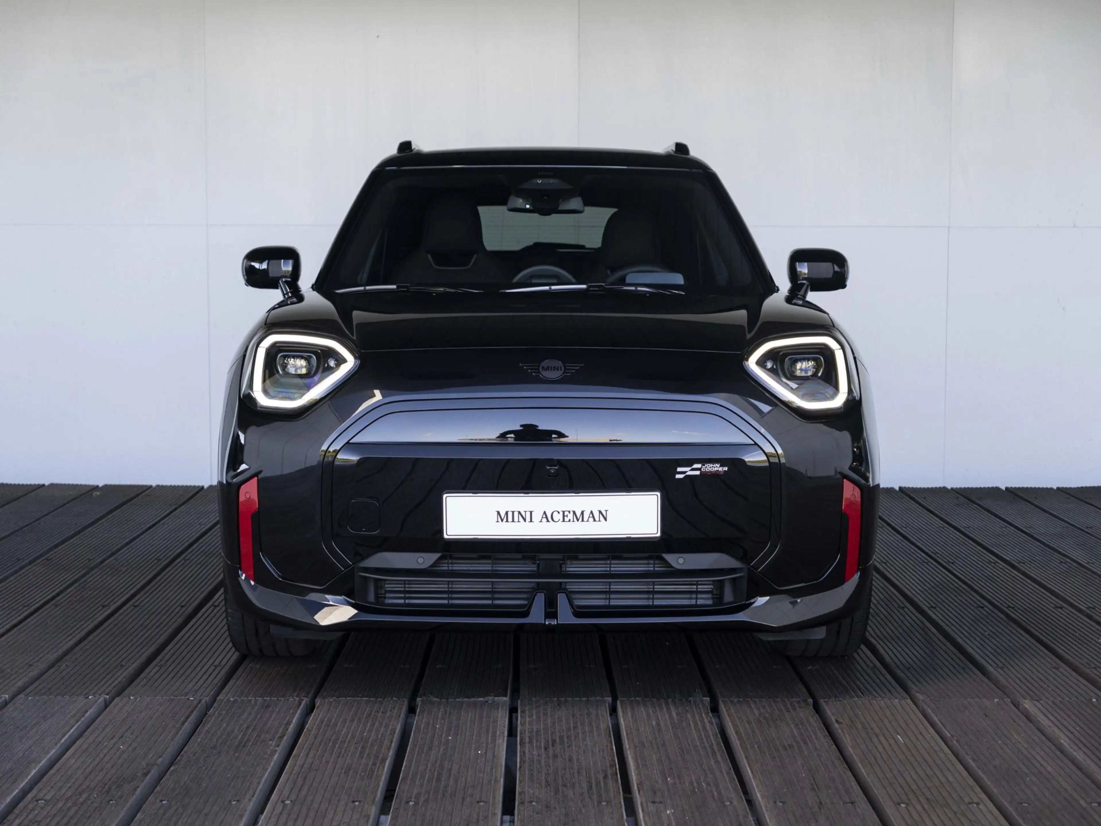 MINI Aceman E JCW John Cooper Works L-pakket | 19" JCW Strive — photo 5