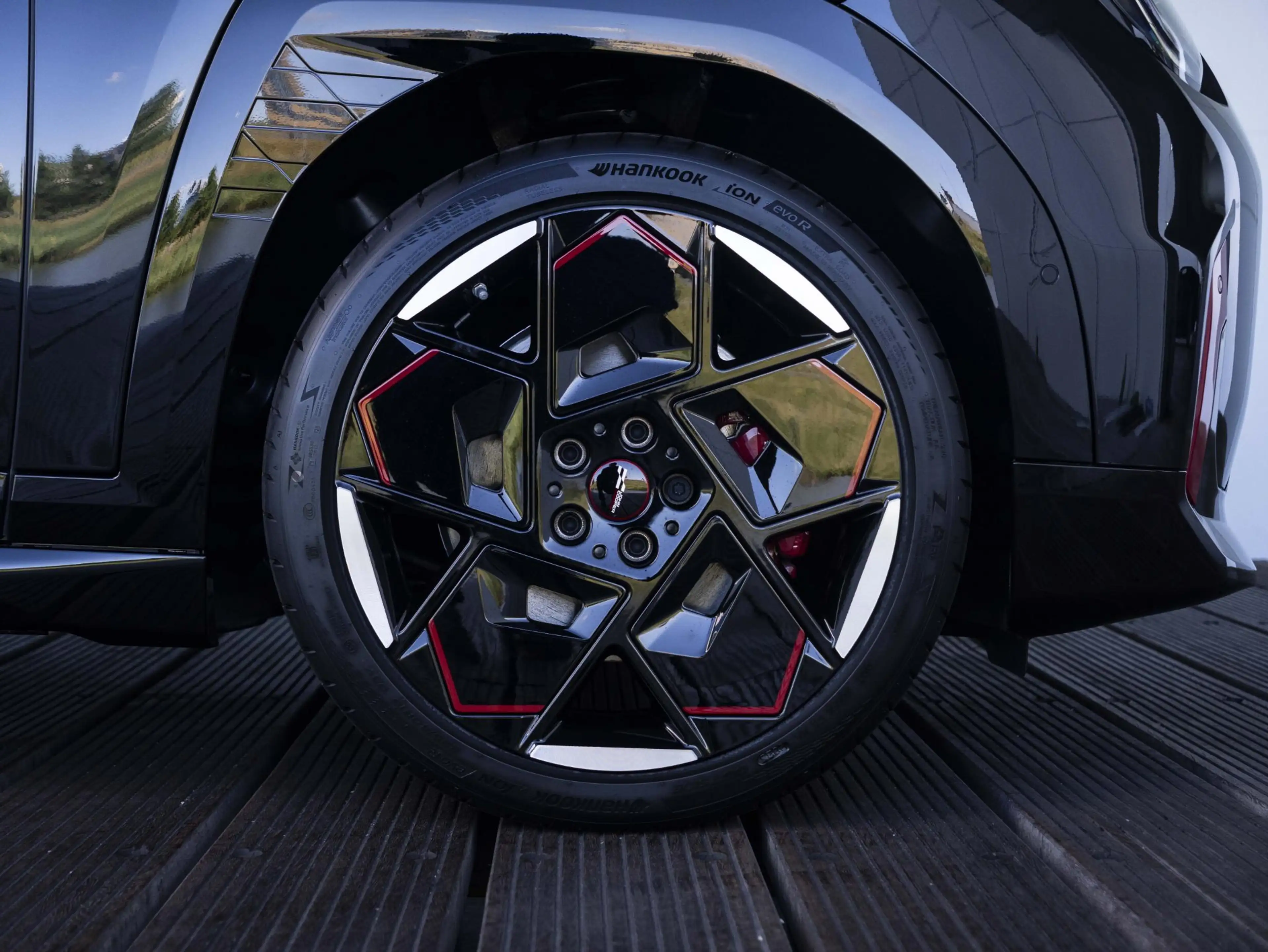 MINI Aceman E JCW John Cooper Works L-pakket | 19" JCW Strive — photo 8