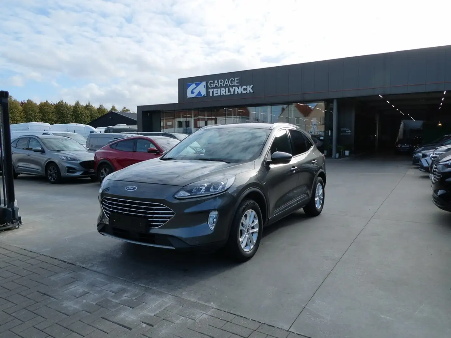 Ford Kuga Titanium Luxe 2.5 i PHEV 225pk automaat (76407) Gris - 1
